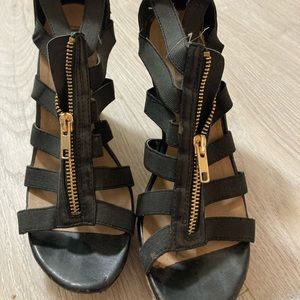 Black Wedges